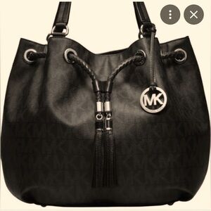 AUTHENTIC Mk Leather Large Tote In Black